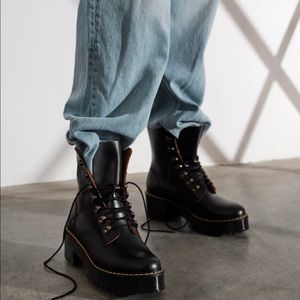 Free People Doc Martens Leona Ankle boots. Size 8